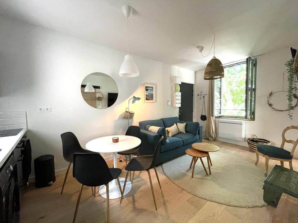 Avignon hyper-centre piéton, rénové à neuf, charmant Extérieur photo